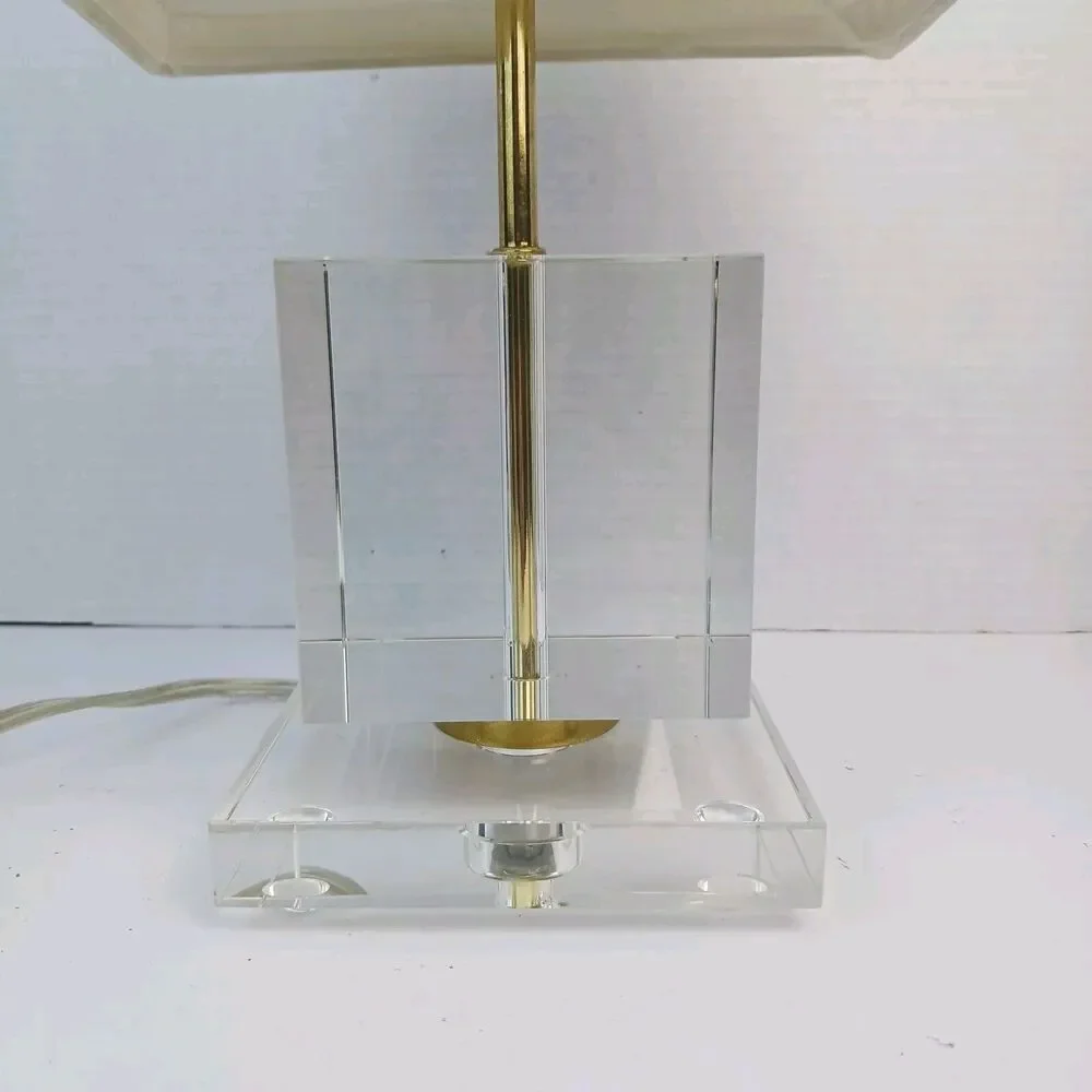 Victoria Hagan Perfect Pieces Rare Modernist Cubed Glass Table Lamp Shade
